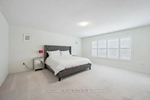 688 Kennedy Circle, Milton, ON L9E 1R5