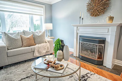 116 Lake Shore Drive, Toronto, ON M8V 2A2