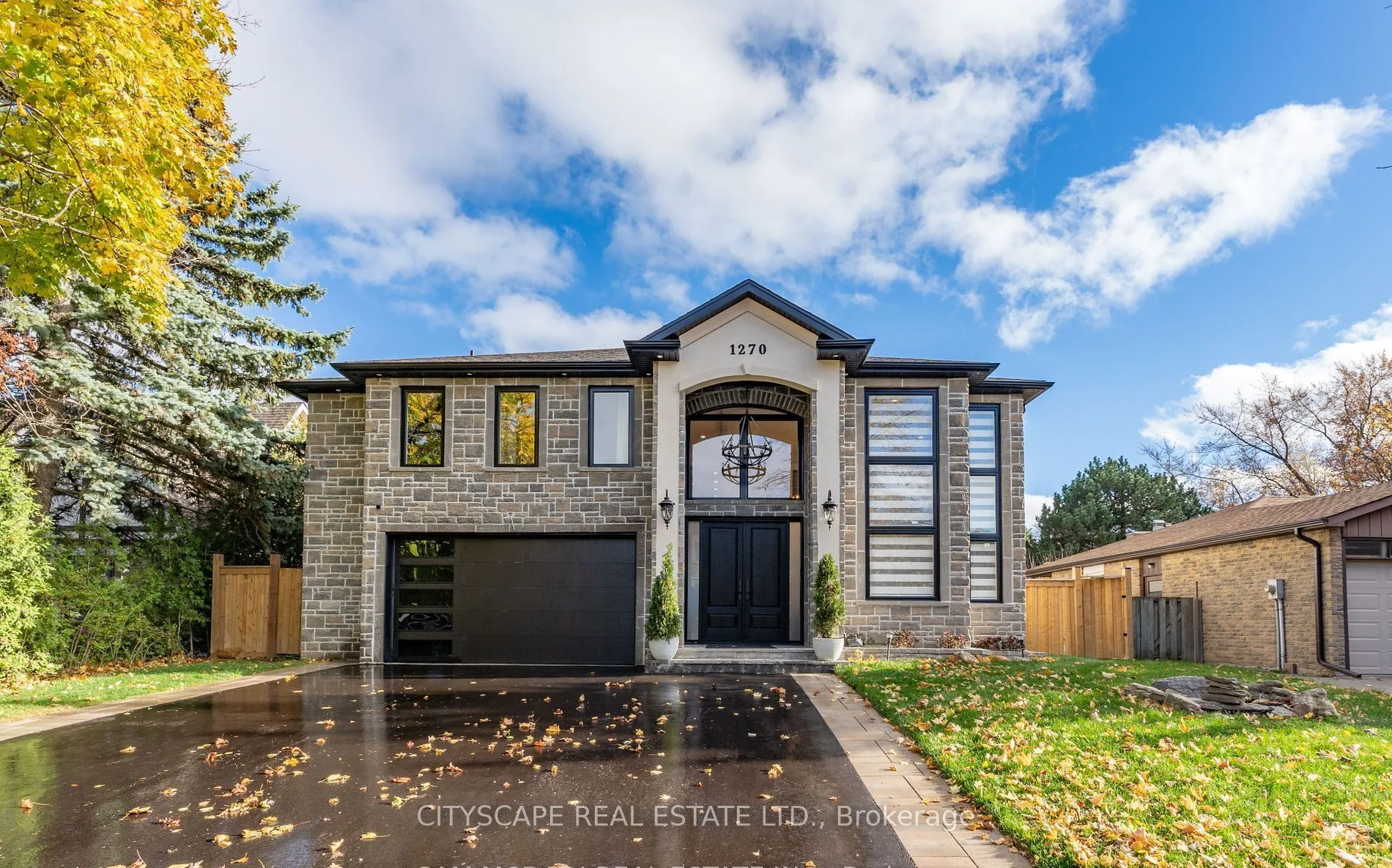 1270 Saginaw Crescent, Mississauga, ON L5H 4B8