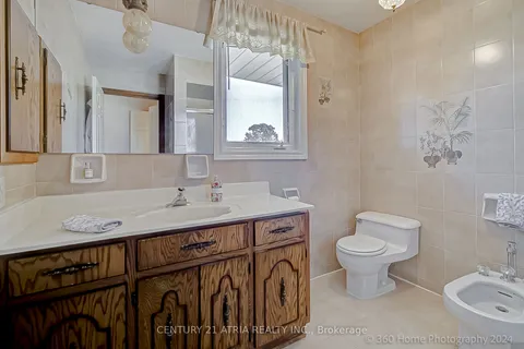 119 Glen Long Avenue, Toronto, ON M6B 2M4