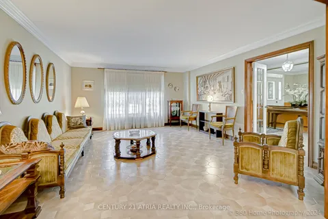 119 Glen Long Avenue, Toronto, ON M6B 2M4