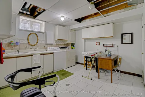 119 Glen Long Avenue, Toronto, ON M6B 2M4
