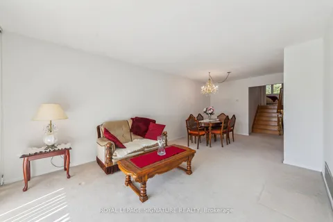 1613 Lewes Way, Mississauga, ON L4W 3H5