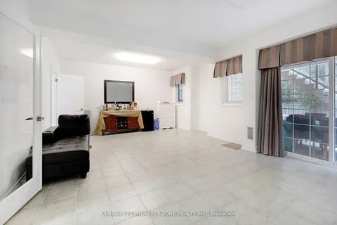 9 Haywood Drive, Brampton, ON L6X 0W1