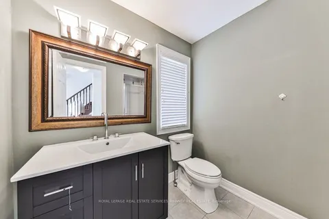 2032 Lakeshore Road, Mississauga, ON L5J 1J8