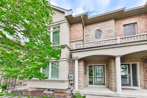 2032 Lakeshore Road, Mississauga, ON L5J 1J8