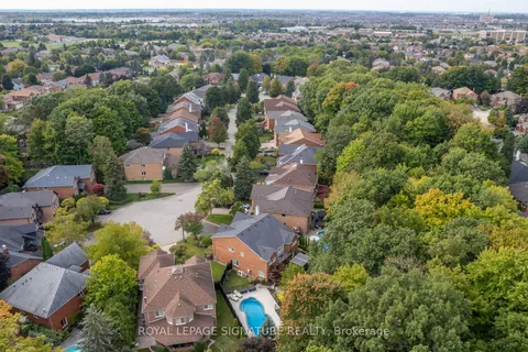 3637 St. Laurent Court, Mississauga, ON L5L 4T2