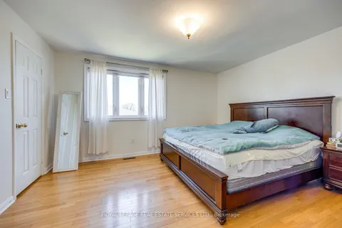 317 Ulric Crescent, Oakville, ON L6K 3R3