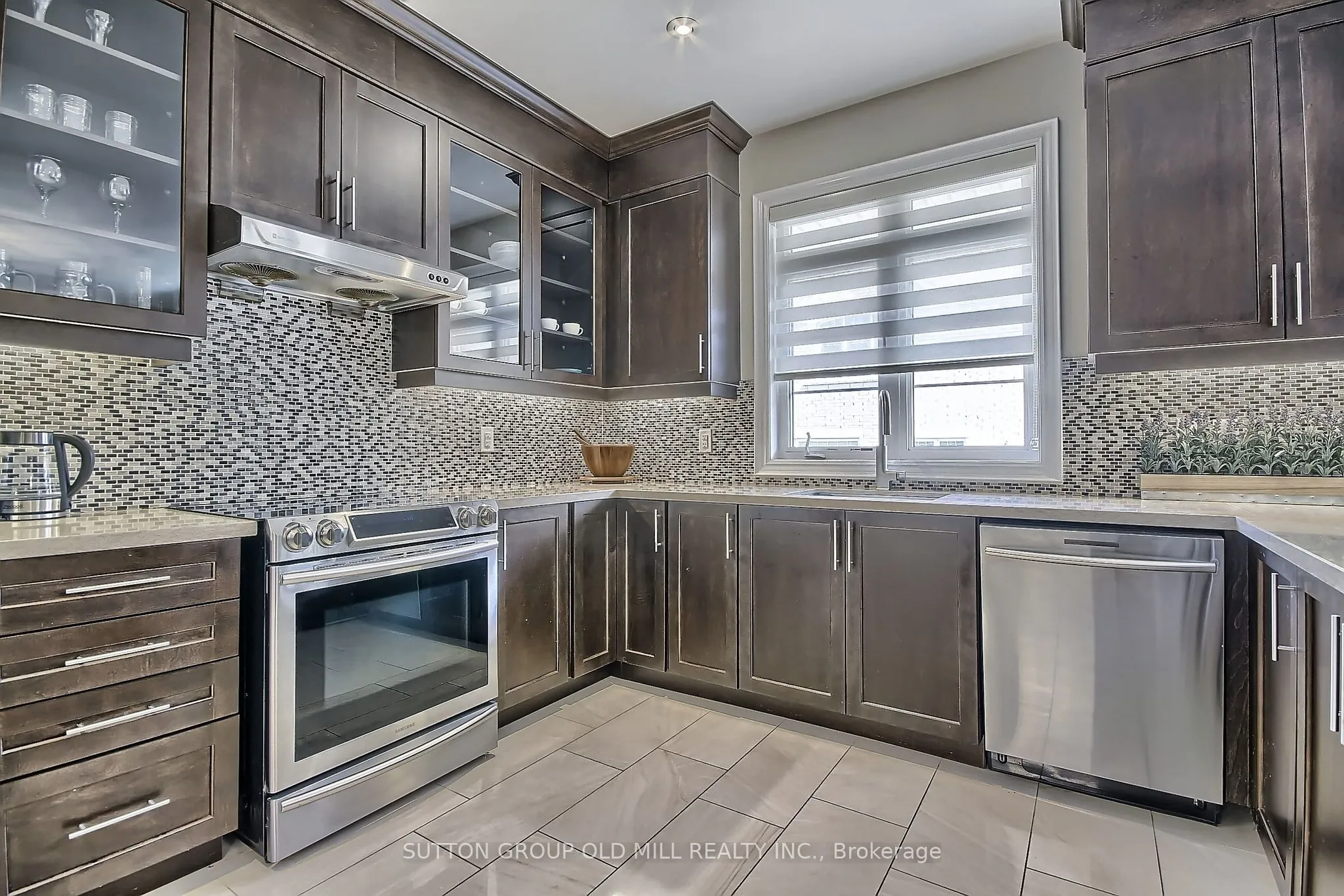 210 Jessie Caverhill Pass, Oakville, ON L6M 0Z6