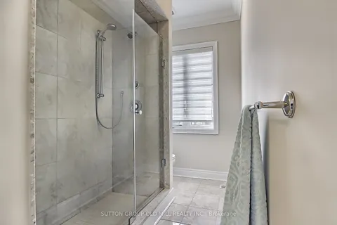 210 Jessie Caverhill Pass, Oakville, ON L6M 0Z6