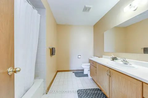 4631 Penhallow Road, Mississauga, ON L5V 1E8
