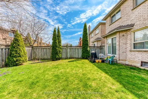 4631 Penhallow Road, Mississauga, ON L5V 1E8