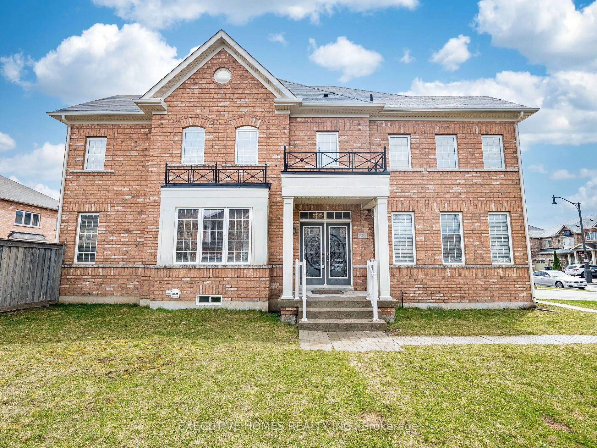 1 Orangeblossom Trail, Brampton, ON L6X 3B4