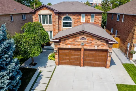 1658 Heritage Way, Oakville, ON L6M 2Z9