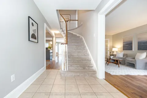 2485 Newport Street, Burlington, ON L7M 3X7