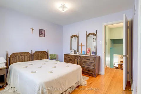 74 WHITFIELD Avenue, Toronto, ON M9L 1G5