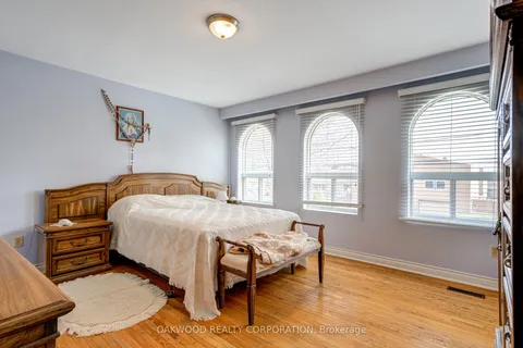 74 WHITFIELD Avenue, Toronto, ON M9L 1G5