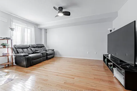 10 Odoardo Disanto Circle, Toronto, ON M3L 0E7