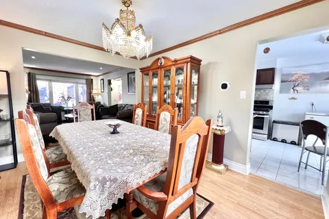 202 Conestoga Drive, Brampton, ON L6Z 3Y1