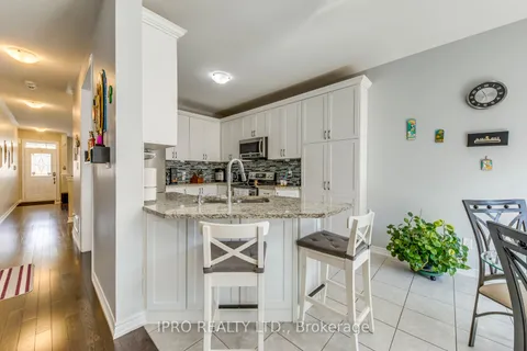 11 Trentonian Street, Brampton, ON L6R 3W2