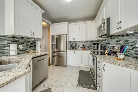 11 Trentonian Street, Brampton, ON L6R 3W2