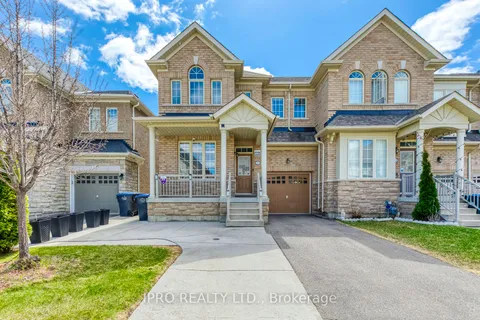 11 Trentonian Street, Brampton, ON L6R 3W2