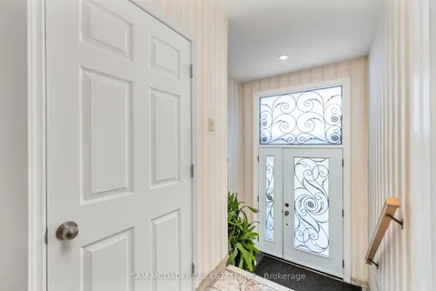 48 Derrydown Road, Toronto, ON M3J 1R3