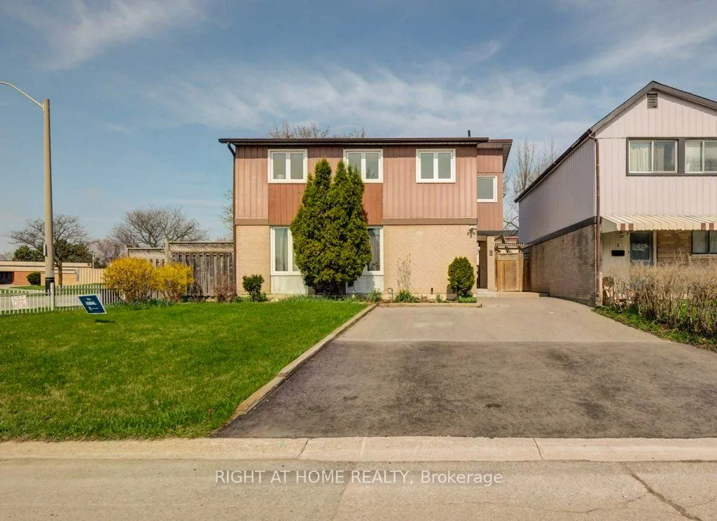 1 Hedley Court, Brampton, ON L6S 2B6