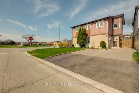 1 Hedley Court, Brampton, ON L6S 2B6