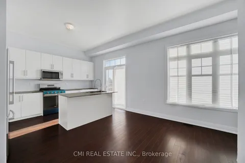 2122 Royal Gala Circle, Mississauga, ON L4Y 0H2