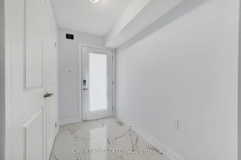 2122 Royal Gala Circle, Mississauga, ON L4Y 0H2