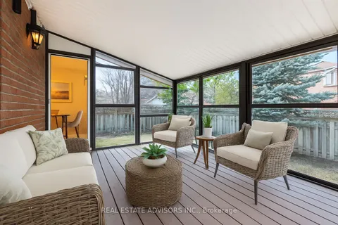 74 Pinebrook Circle, Caledon, ON L7C 1C5