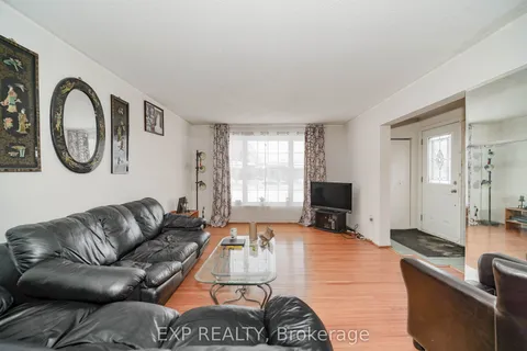 23 Cloverdale Drive, Brampton, ON L6T 2T5