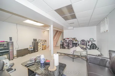 23 Cloverdale Drive, Brampton, ON L6T 2T5