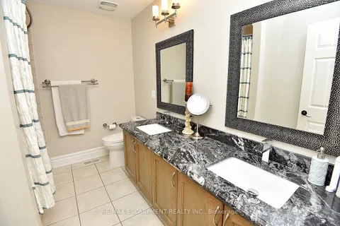 3321 Steeplechase Drive, Burlington, ON L7M 0N6