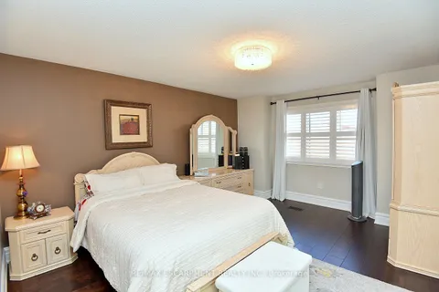 3321 Steeplechase Drive, Burlington, ON L7M 0N6