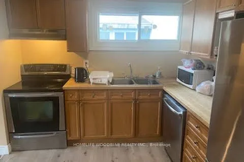 11 Helena Court, Brampton, ON L6S 2N4