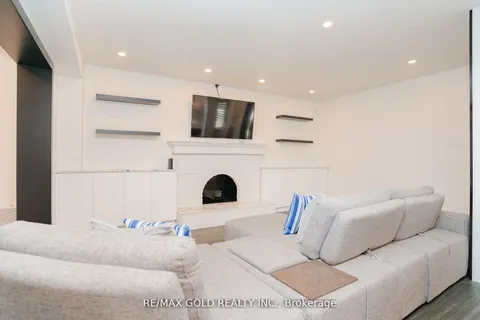 36 St Michaels Crescent, Caledon, ON L7E 5Y8