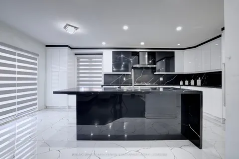 247 Cresthaven Road, Brampton, ON L7A 1K8