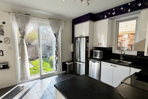 1058 Farmstead Drive, Milton, ON L9T 8G5