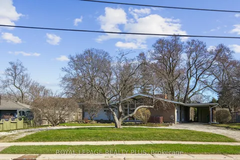 240 South Service Road, Mississauga, ON L5G 2S1