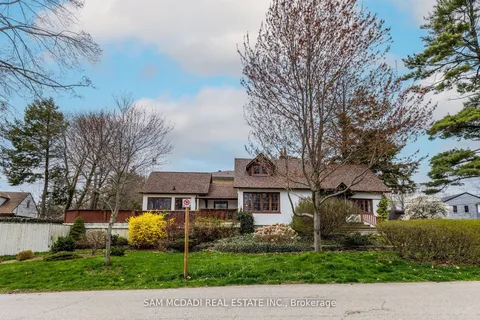 62 Maple Avenue, Mississauga, ON L5H 2R6