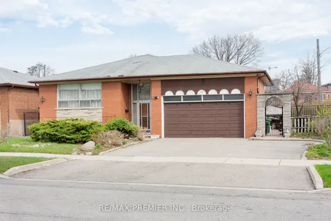 28 Whitfield Avenue, Toronto, ON M9L 1G3
