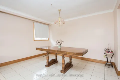 28 Whitfield Avenue, Toronto, ON M9L 1G3