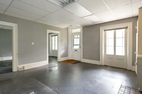 322 La Rose Avenue, Toronto, ON M9P 1B9