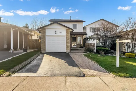 2359 Malcolm Crescent, Burlington, ON L7P 4H1