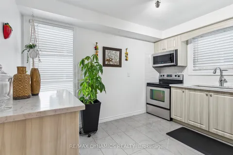 2359 Malcolm Crescent, Burlington, ON L7P 4H1