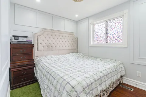 7340 Sigsbee Drive, Mississauga, ON L4T 4A3