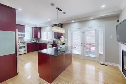 3585 Stonecutter Crescent, Mississauga, ON L5M 7N7