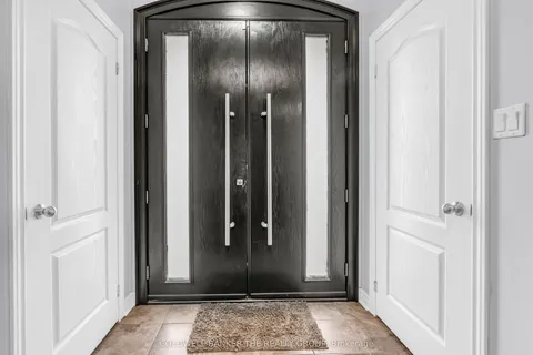 192 Castle oaks Cross, Brampton, ON L6P 3X2